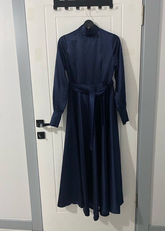 Saten elbise - Görsel 2