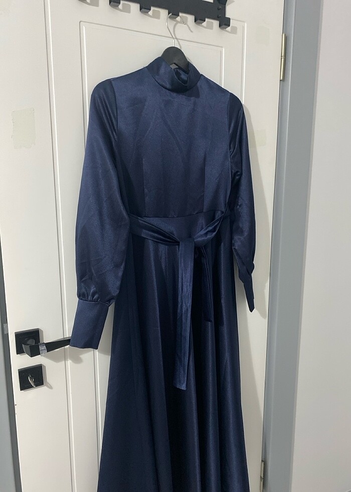 Saten elbise - Görsel 3