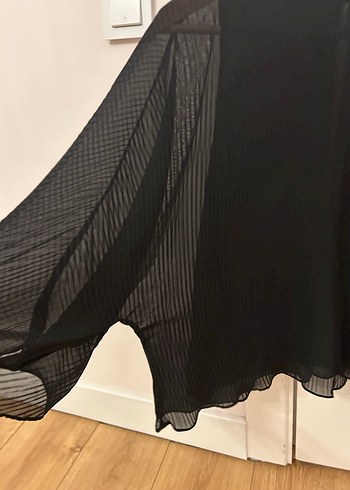 Piliseli Siyah Uzun Kollu Bluz - Görsel 3