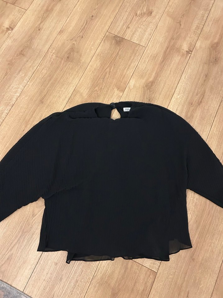 Piliseli Siyah Uzun Kollu Bluz - Görsel 4