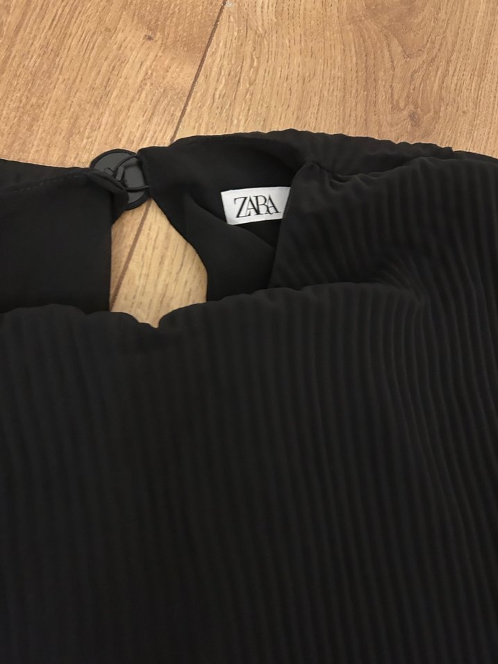 Piliseli Siyah Uzun Kollu Bluz - Görsel 2