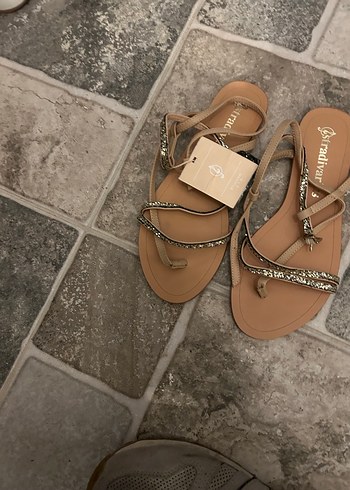 Bej Deri Stiletto Topuklu Kadın Babet - Görsel 3