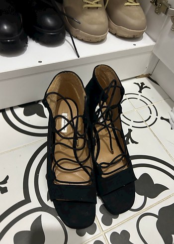 Siyah Bağcıklı Blok Topuk Kadın Ayakkabı - Görsel 2