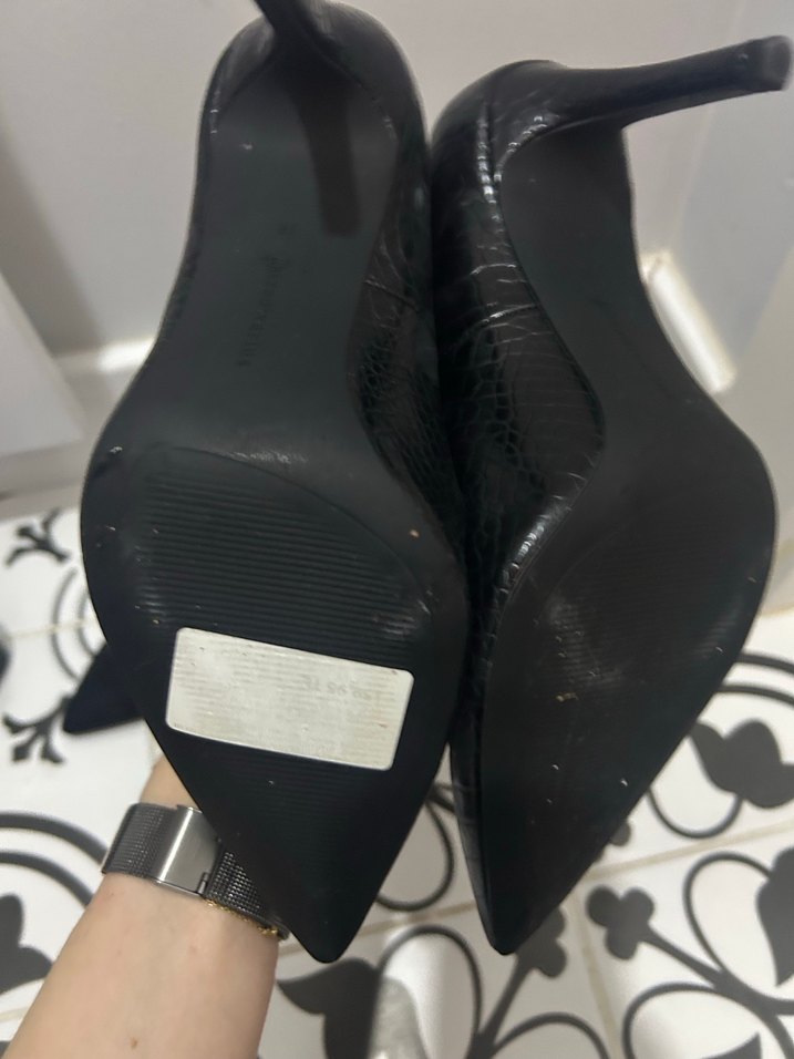 Klasik Siyah Yılan Desenli Topuklu Ayakkabı - Görsel 4