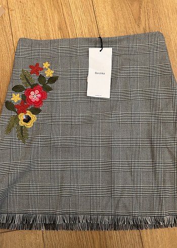 Nakışlı Gri Mini Etek - Görsel 2