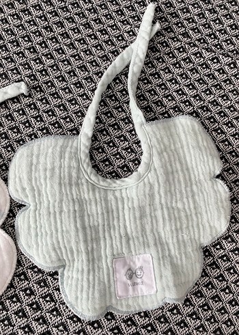 Nakışlı Pastel Bebek Önlüğü - Görsel 3