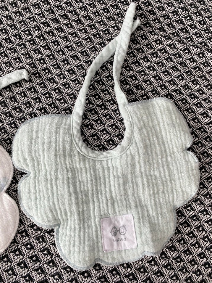 Nakışlı Pastel Bebek Önlüğü - Görsel 3