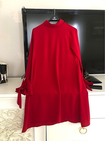Kırmızı tunik