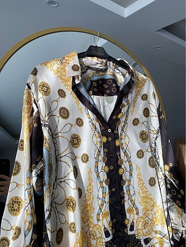 Zara Zara gömlek 1 kez kullanıldı çok şık. S/m uyumlu