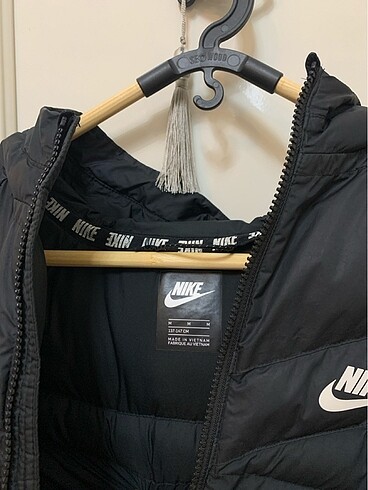 m Beden siyah Renk Erkek Çocuk Nike orijinal mont