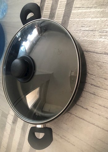 Gri Cam Kapaklı Tencere