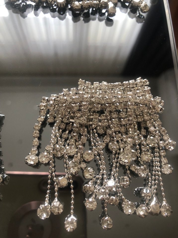 İşlemeli Zincir Detaylı Beyaz Kadın El Zinciri - Görsel 5