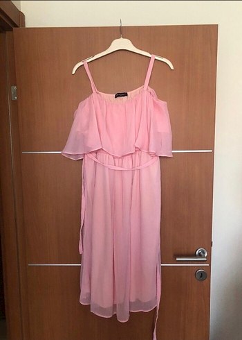 LC Waikiki Pembe Midi Straplez Fırfırlı Elbise