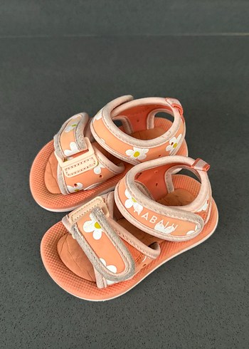 Decathlon Kız Çocuk Pembe Çiçekli Cırtlı Sandalet