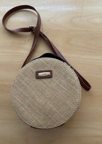 Bej Yuvarlak Minimalist Kadın Çanta