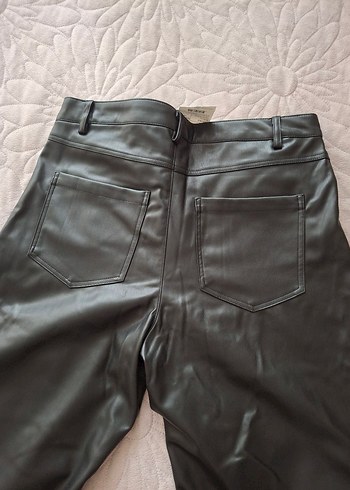 LC Waikiki Kadın Siyah Deri Düz Paça Pantolon