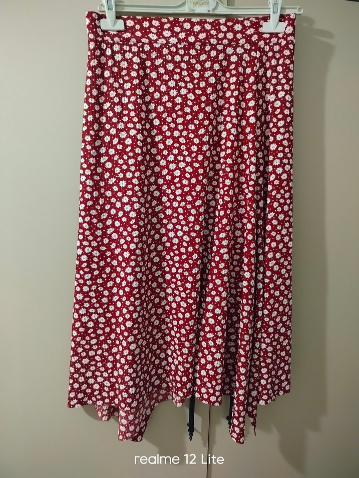 Kırmızı etek - Görsel 2