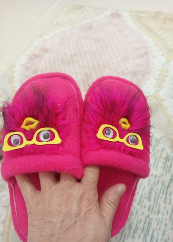 Kızlar için Renkli Pofuduk Ev Terliği - Görsel 3