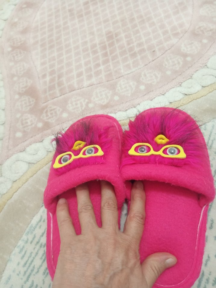 Kızlar için Renkli Pofuduk Ev Terliği - Görsel 2