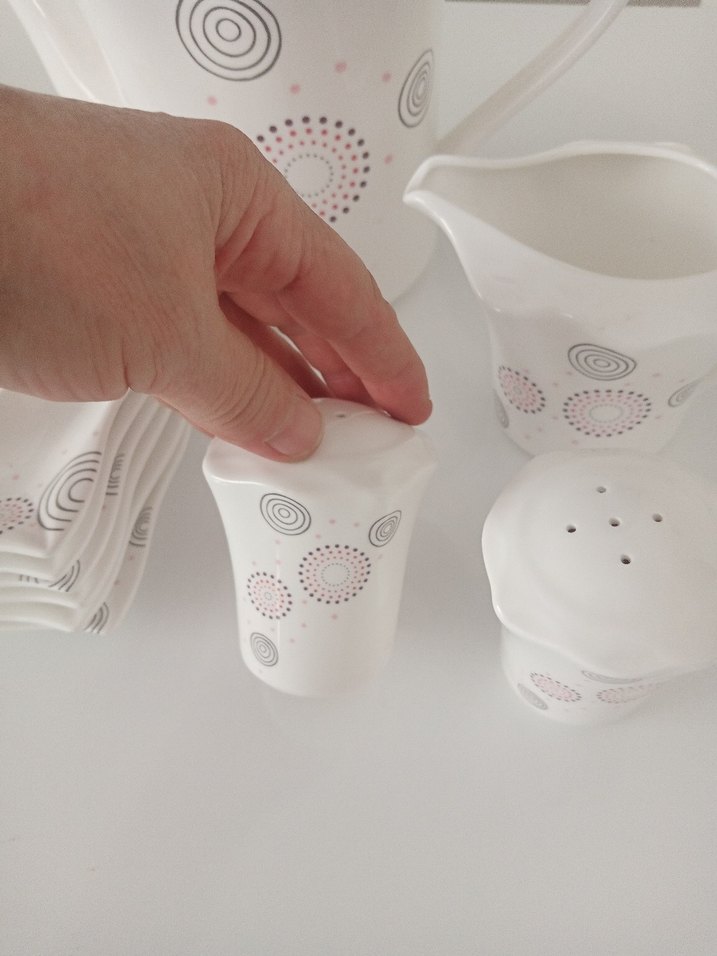 Beyaz Gri Puantiyeli Çağdaş Porselen Çay Seti - Görsel 5