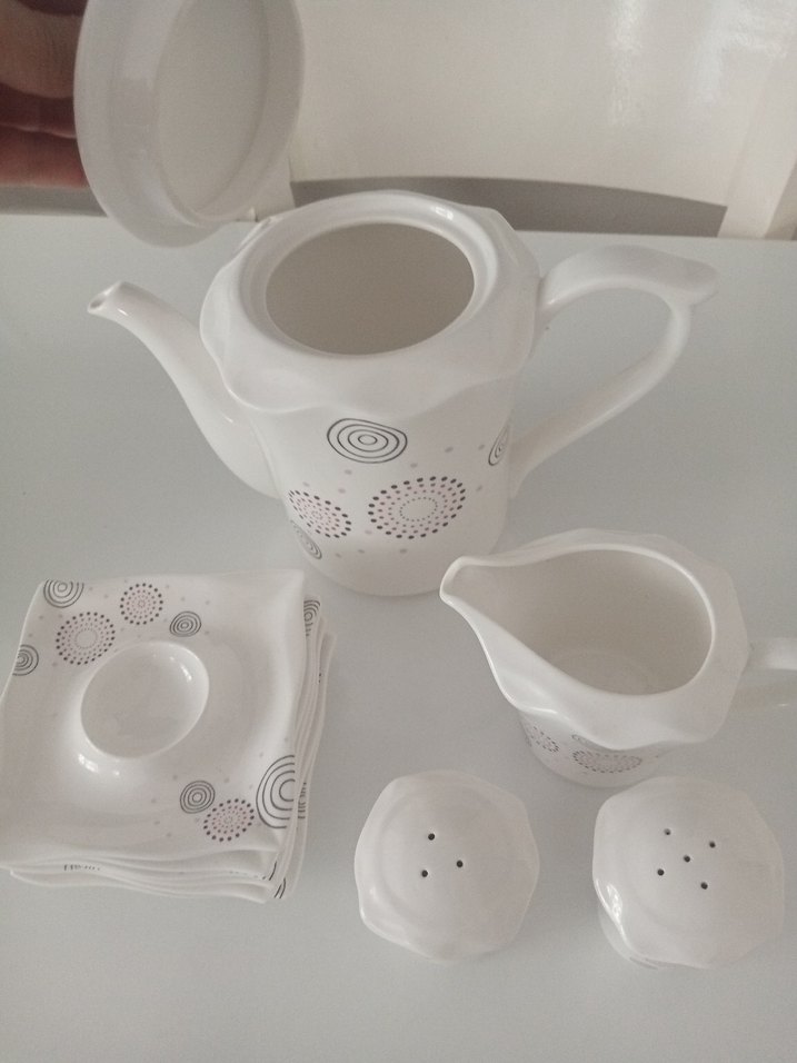 Beyaz Gri Puantiyeli Çağdaş Porselen Çay Seti - Görsel 3