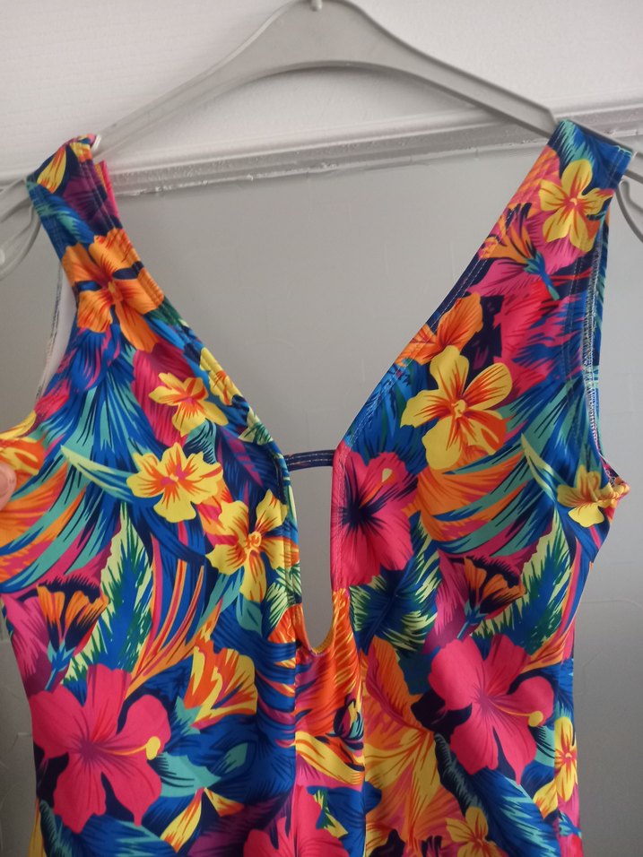 Sırt ve Göğüs Dekolteli Mayo - Görsel 3