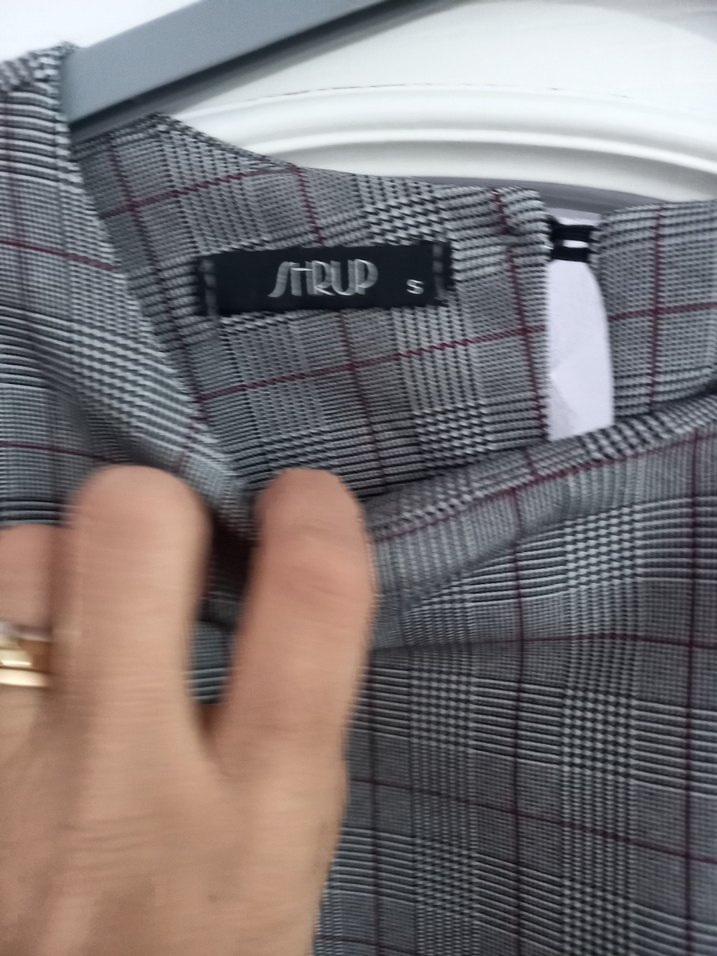 Kolları Fiyonk Detaylı Ofis Elbisesi - Görsel 3