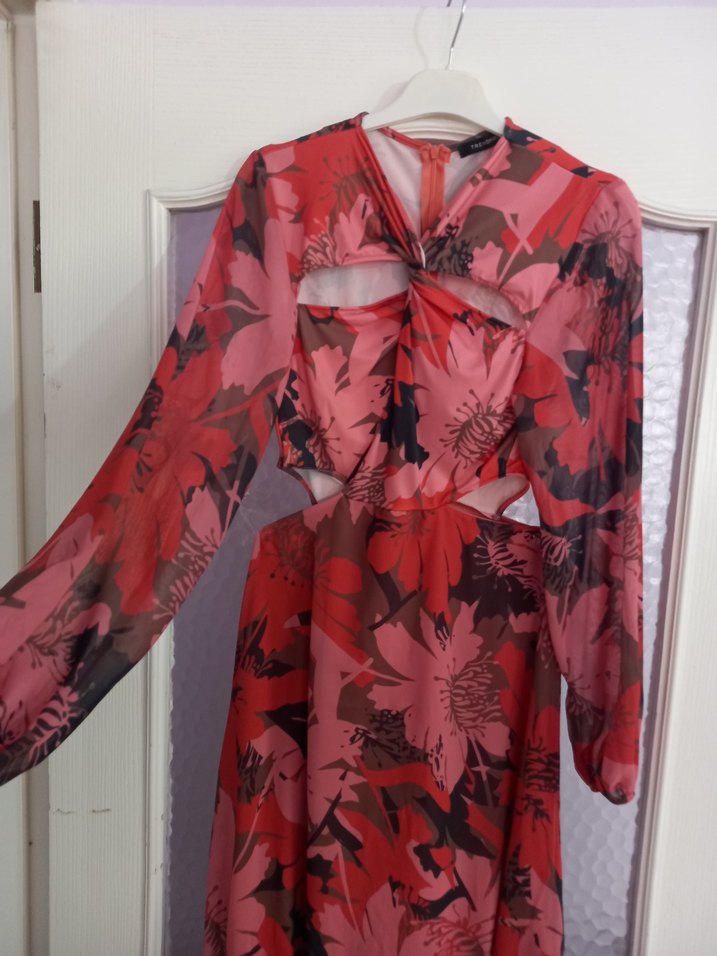 Trendyol Bel ve Göğüs Dekolteli Abiye Elbise - Görsel 3