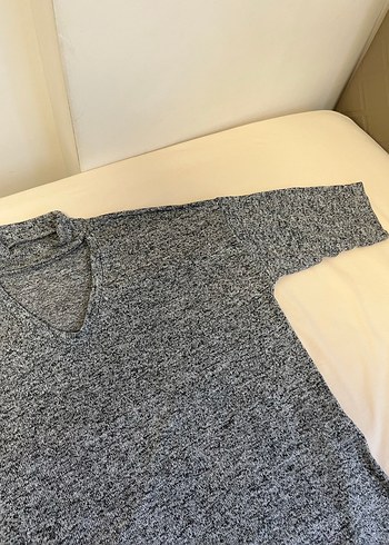 Kadın Gri V Yaka Triko Kısa Kollu Kazak - Görsel 3