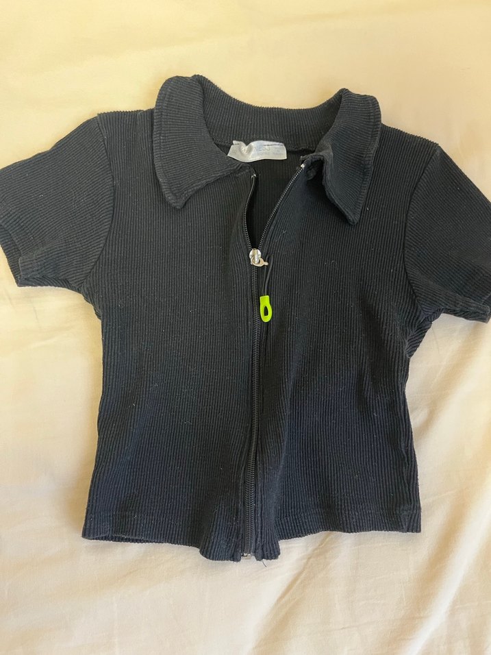 Kadın Siyah Fermuarlı Kısa Kollu Tişört Crop - Görsel 2