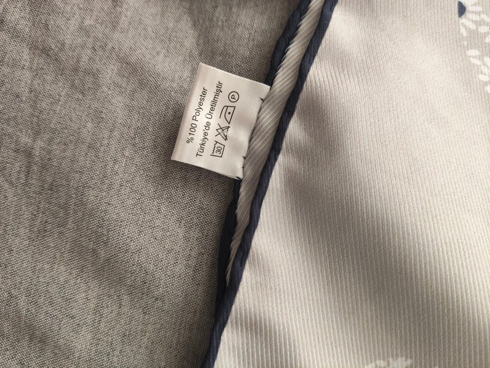 Cacharel Gri Desenli eşarp - Görsel 4