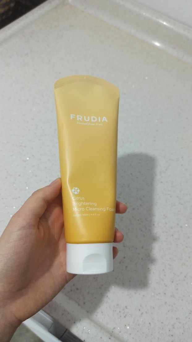 Frudia Canlandırıcı Yüz Temizleme Köpüğü - Görsel 2