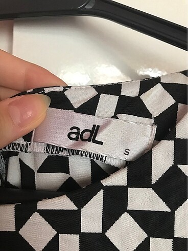 s Beden Adil ışık siyah beyaz elbise