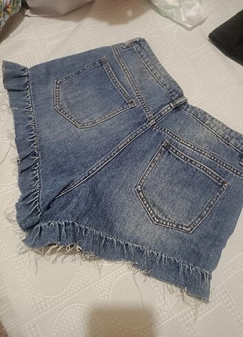m Beden Mini Kot Jean şort etiketli ürün