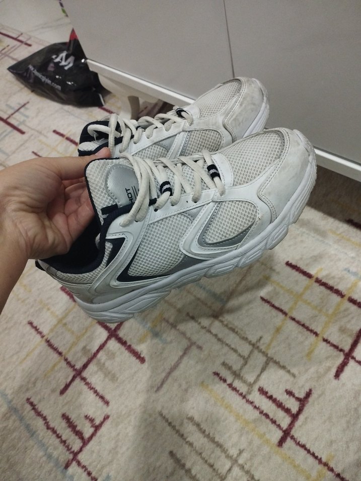 Kadın Beyaz Spor Ayakkabı Velcro Bağcıklı - Görsel 2