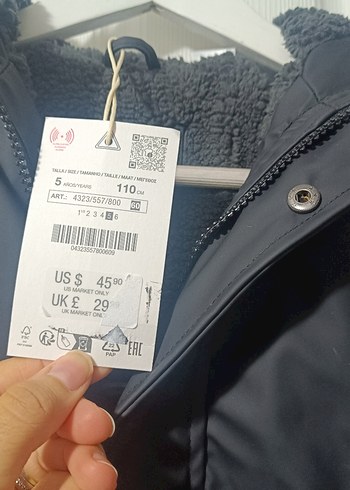 Zara  Çocuk Siyah Fermuarlı Yağmurluk
Yeni Etiketli - Görsel 4