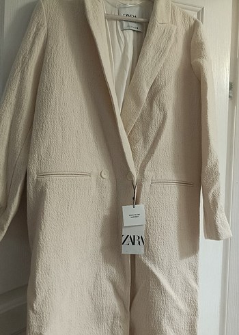 Düğmeli Beyaz Kaban - Görsel 6