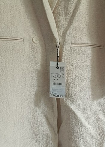 Düğmeli Beyaz Kaban - Görsel 7