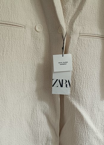 Düğmeli Beyaz Kaban - Görsel 8