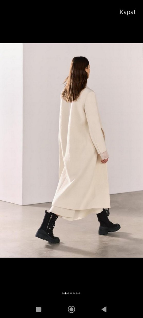 Düğmeli Beyaz Kaban - Görsel 3