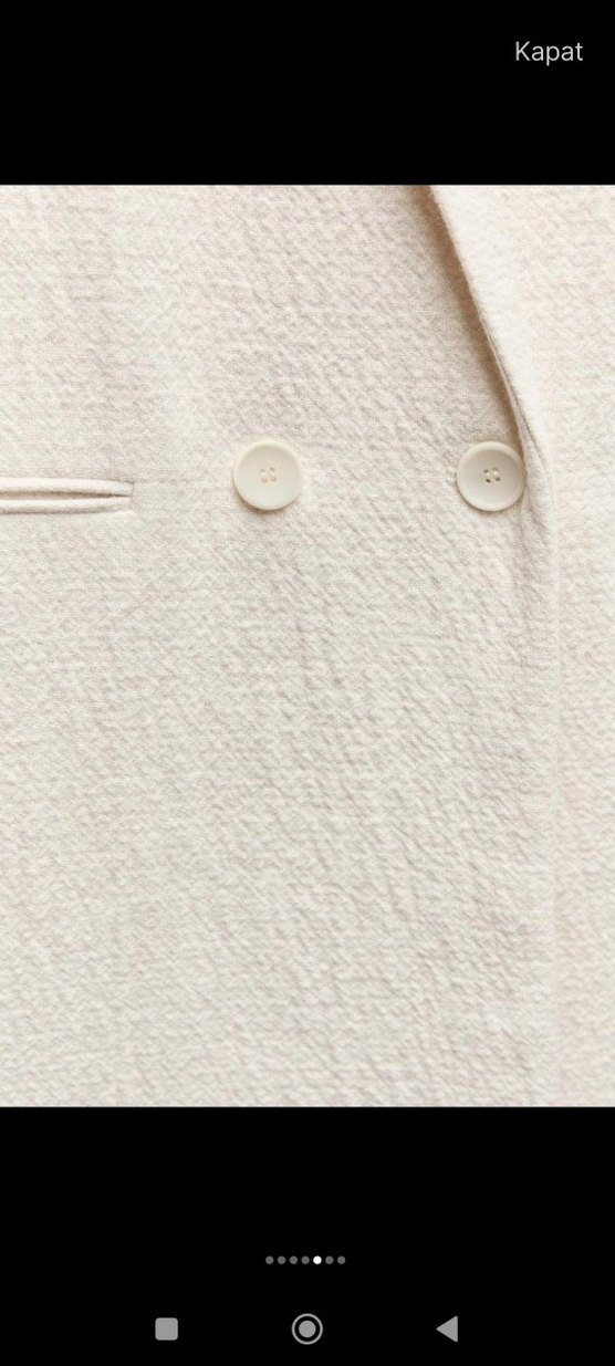 Düğmeli Beyaz Kaban - Görsel 5