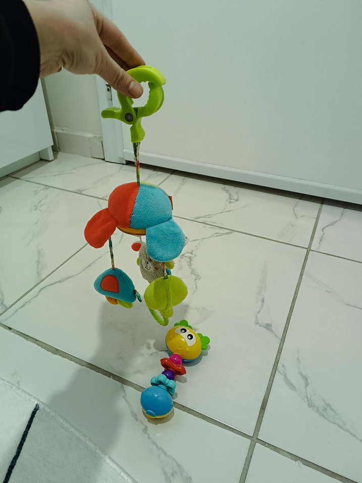 Renkli Bebek Diş Kaşıyıcı ve Çıngırak Seti - Görsel 2