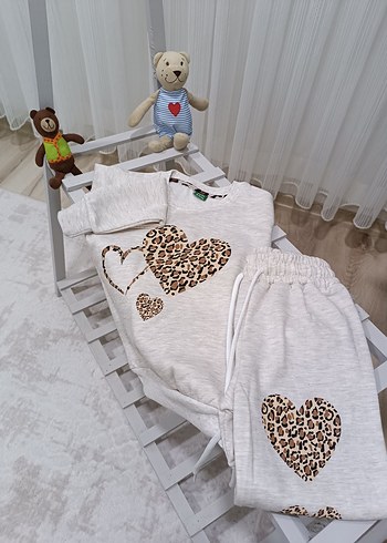 Kızlar için Leopar Desenli Beyaz Tişört - Görsel 2
