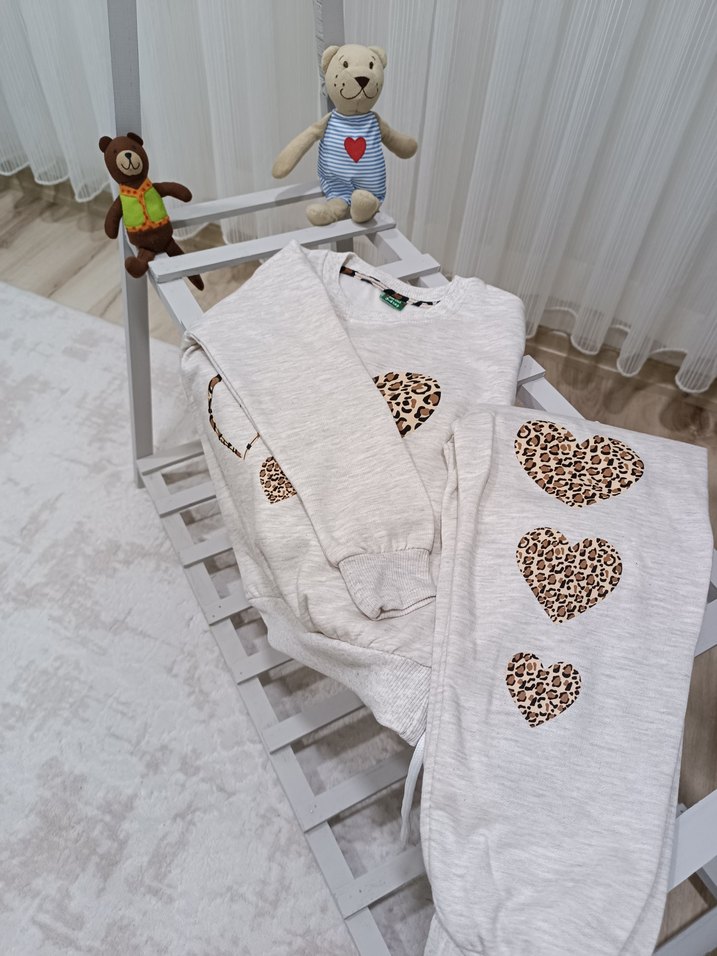 Kızlar için Leopar Desenli Beyaz Tişört - Görsel 3