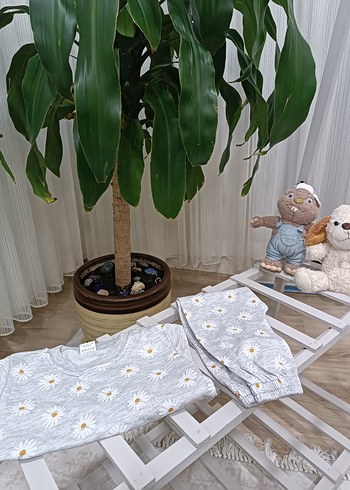 Gri Kısa Kollu Çiçek Desenli Bebek Kıyafet Takımı - Görsel 2