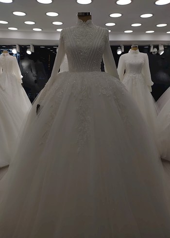 Uzun Kollu Yüksek Yakalı Prenses Gelinlik - Görsel 5