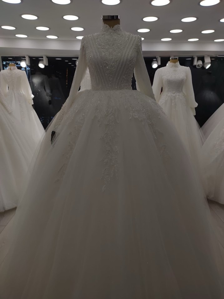 Uzun Kollu Yüksek Yakalı Prenses Gelinlik - Görsel 5