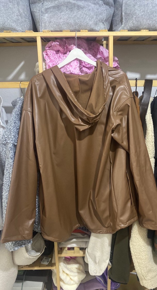 Bej Parlak Deri Kadın Ceket - Görsel 2