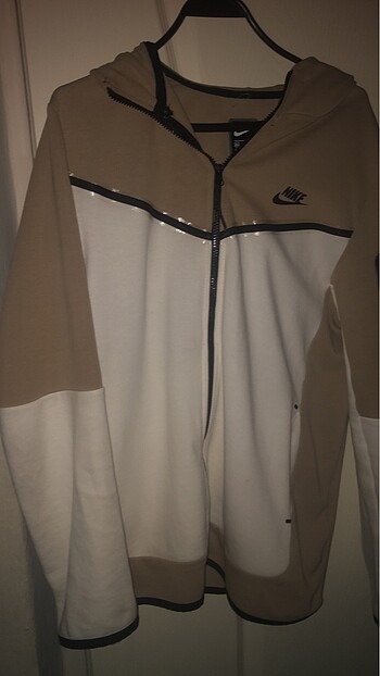 Nike tech
