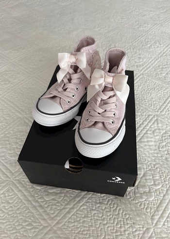 Pembe Fiyonk Detaylı Converse Spor Ayakkabı